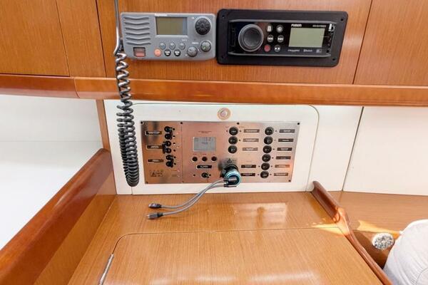 SERENITE 40ft Beneteau Yacht For Sale