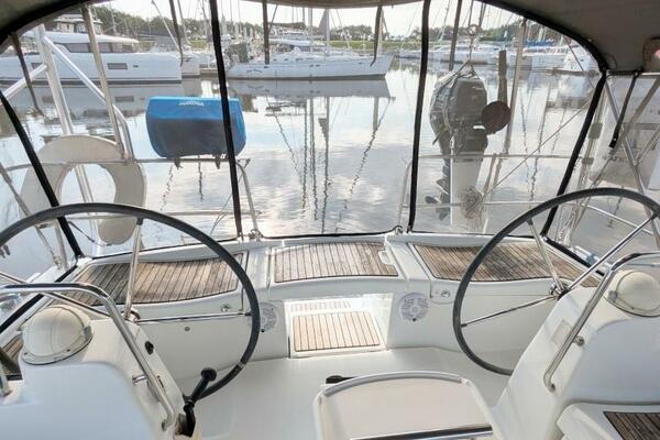 SERENITE 40ft Beneteau Yacht For Sale