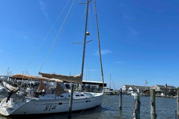 43-ft-Beneteau-2004-423-At Last-Rock Hall Maryland United States yacht for sale