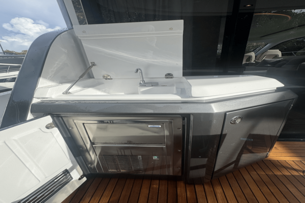 2023 Azimut 53