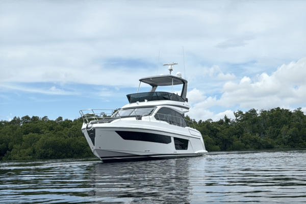2023 Azimut 53