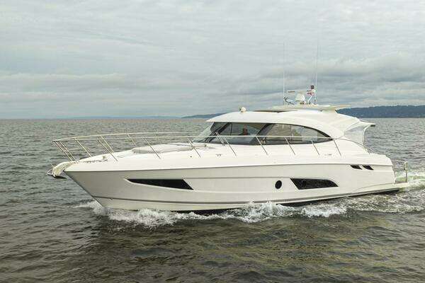 Photo of the 2018 Riviera 4800 "Lucky Dog"