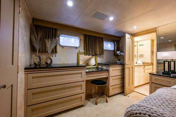 Broward 102 Yacht For Sale