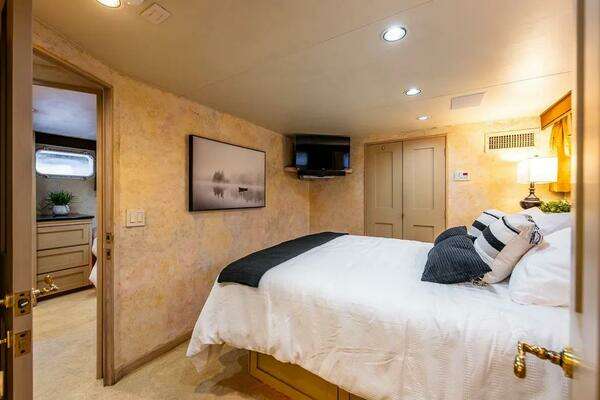 Broward 102 Yacht For Sale