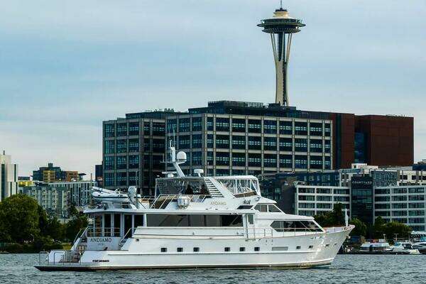 Photo of the 1991 Broward 102 "Andiamo"