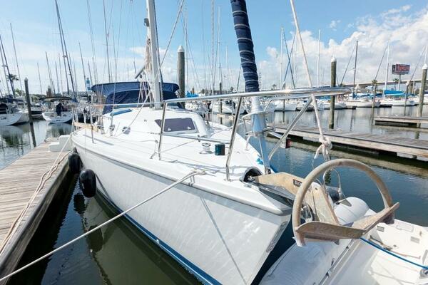 Elusive  35ft Catalina Yacht For Sale