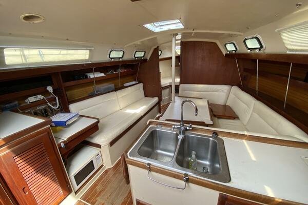 Rhapsody 34ft Catalina Yacht For Sale