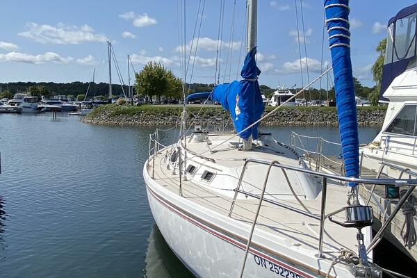 Rhapsody 34ft Catalina Yacht For Sale