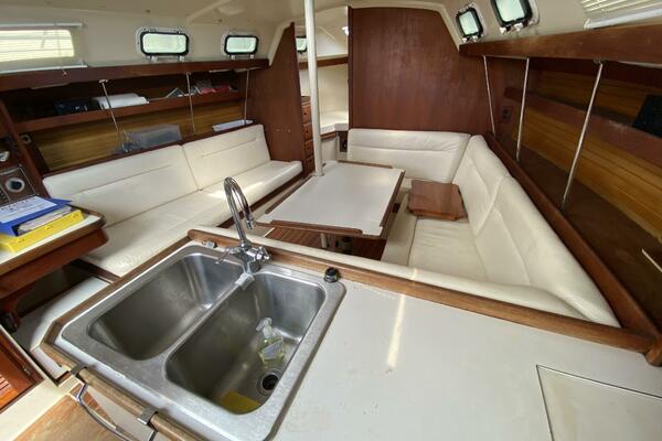 Rhapsody 34ft Catalina Yacht For Sale