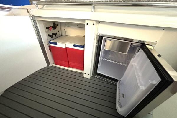 Adventure Capital 40ft Formula Yacht For Sale