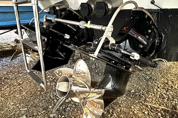 Adventure Capital 40ft Formula Yacht For Sale