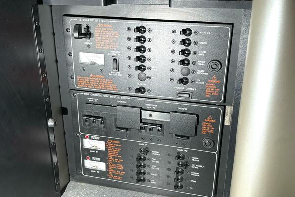 Adventure Capital 40ft Formula Yacht For Sale