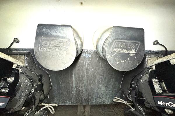 Adventure Capital 40ft Formula Yacht For Sale