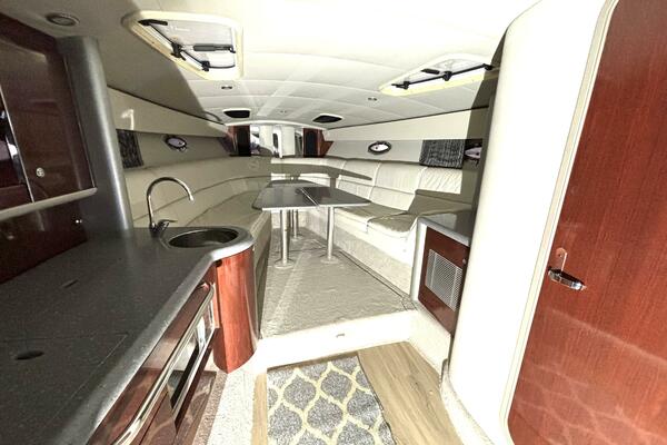 Adventure Capital 40ft Formula Yacht For Sale