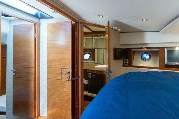 2015 Tiara Yachts 44