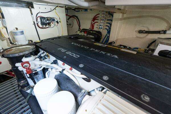 2015 Tiara Yachts 44