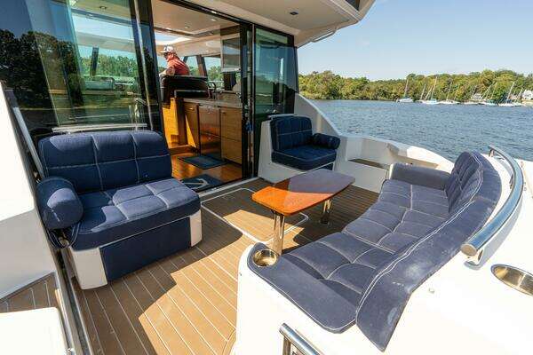 2015 Tiara Yachts 44