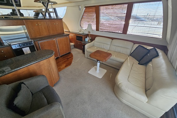 Photo of the 1999 Carver 530 Voyager "Swan"