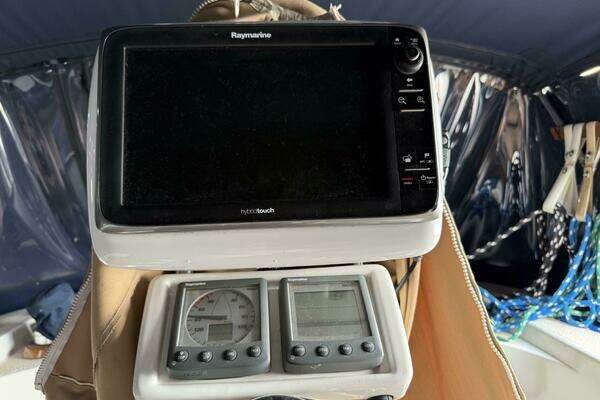 Photo of the 1988 Catalina Morgan 44 Center Cockpit "Meno Mosso"