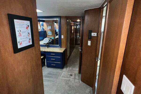 Hatteras Motor Yacht Yacht For Sale