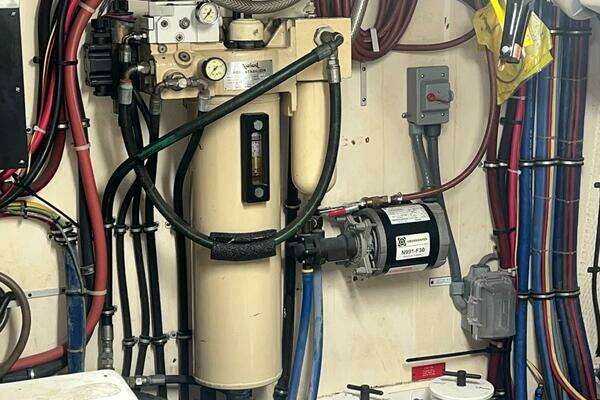Hatteras Motor Yacht Yacht For Sale