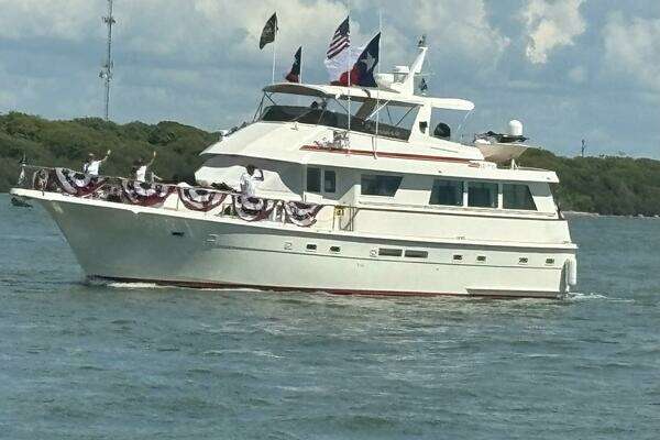 Hatteras - Motor Yacht