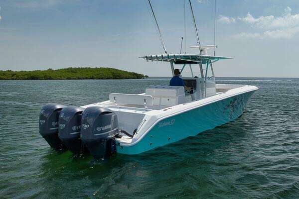 2013 Bahama 37