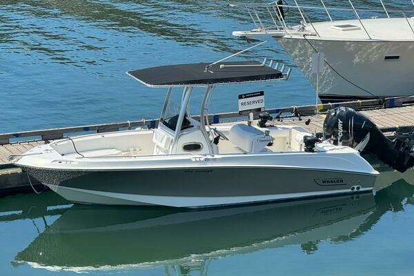 16-ft-Boston Whaler-2014-220 Outrage-Luna Maris-Vancouver Canada yacht for sale