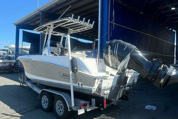 Photo of the 2014 Boston Whaler 220 Outrage