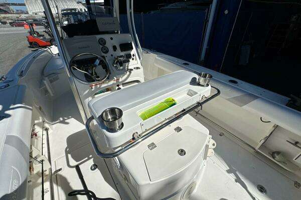 Photo of the 2014 Boston Whaler 220 Outrage