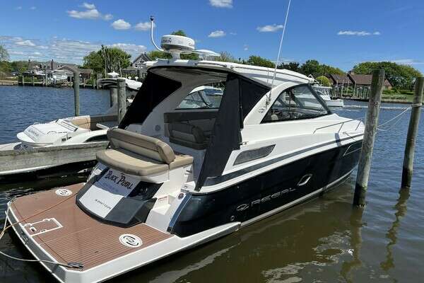 35-ft-Regal-2014-35 Sport Coupe- Bay Shore New York United States  yacht for sale