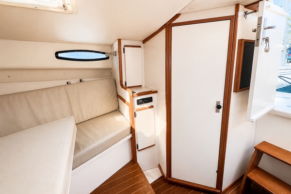 Escapade 29ft Blackfin Yacht For Sale