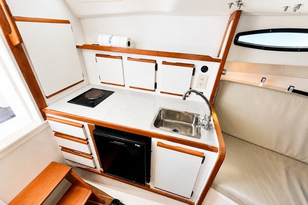 Escapade 29ft Blackfin Yacht For Sale