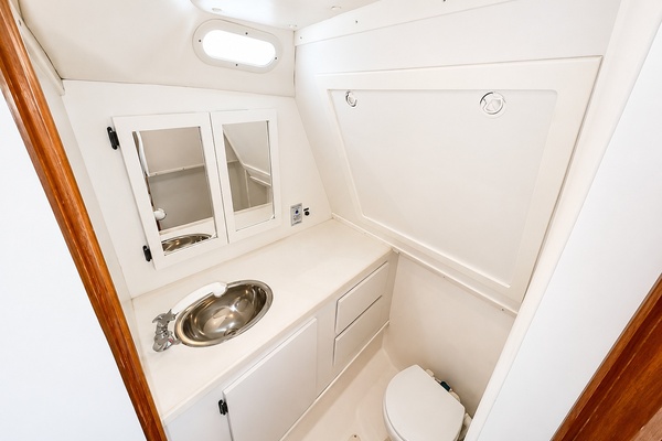 Escapade 29ft Blackfin Yacht For Sale