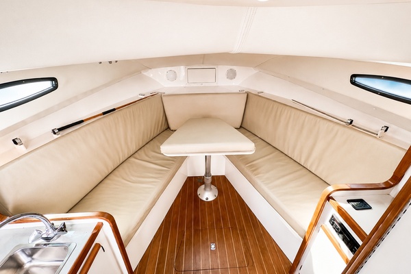 Escapade 29ft Blackfin Yacht For Sale