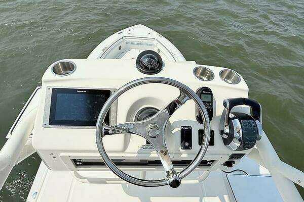 2014 Boston Whaler 35