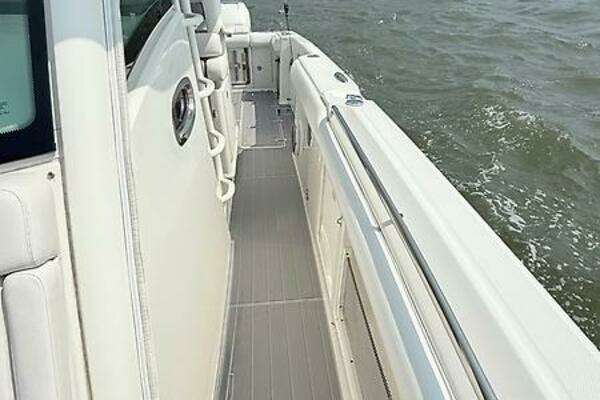 2014 Boston Whaler 35