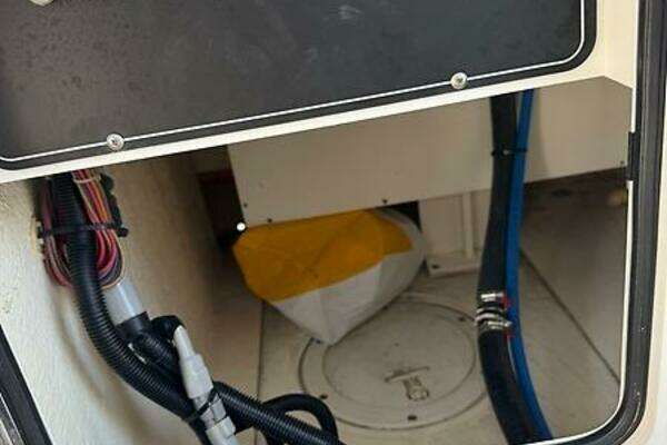 2014 Boston Whaler 35