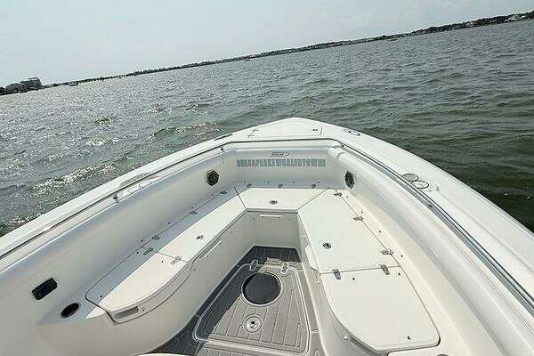 2014 Boston Whaler 35