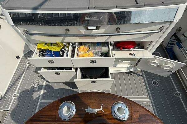 2014 Boston Whaler 35