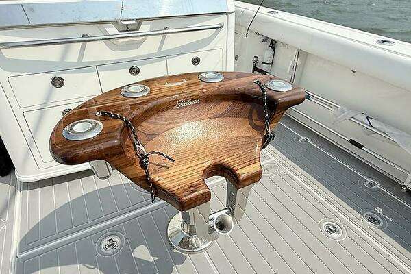 2014 Boston Whaler 35