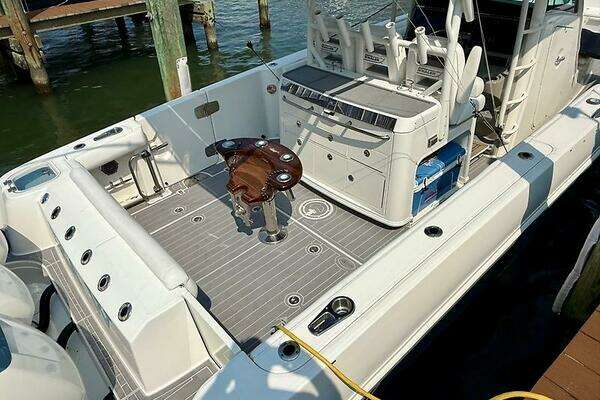 2014 Boston Whaler 35