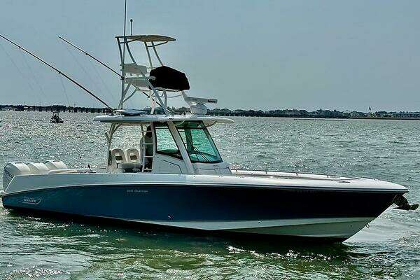 2014 Boston Whaler 35