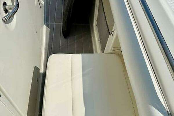 2014 Boston Whaler 35