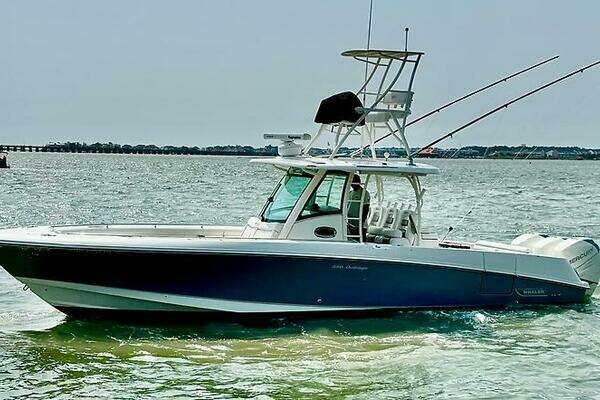 2014 Boston Whaler 35