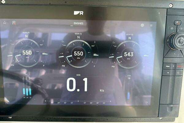 2014 Boston Whaler 35