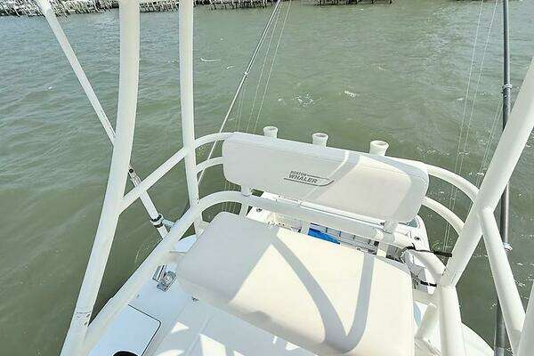 2014 Boston Whaler 35