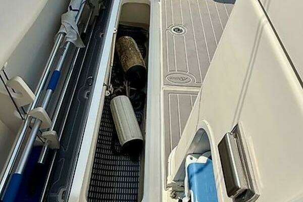 2014 Boston Whaler 35