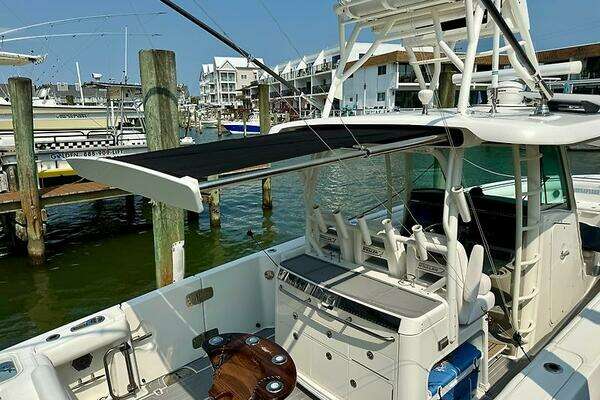 2014 Boston Whaler 35