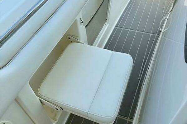 2014 Boston Whaler 35